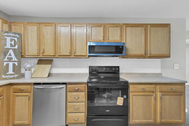 14 Wesley Avenue, Heath, OH 43056