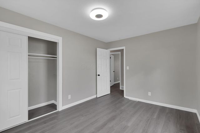14 Wesley Avenue, Heath, OH 43056