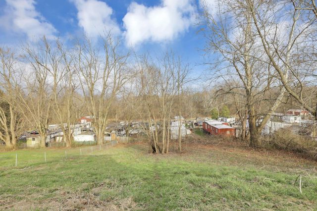 14 Wesley Avenue, Heath, OH 43056