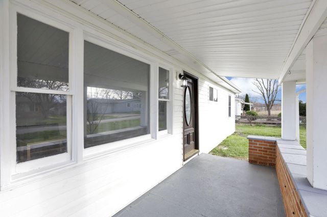 14 Wesley Avenue, Heath, OH 43056