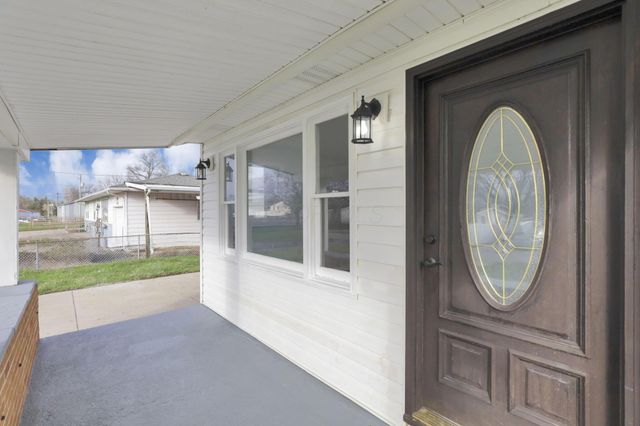 14 Wesley Avenue, Heath, OH 43056