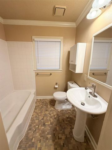 6520 Weslayan Street, Houston, TX 77005