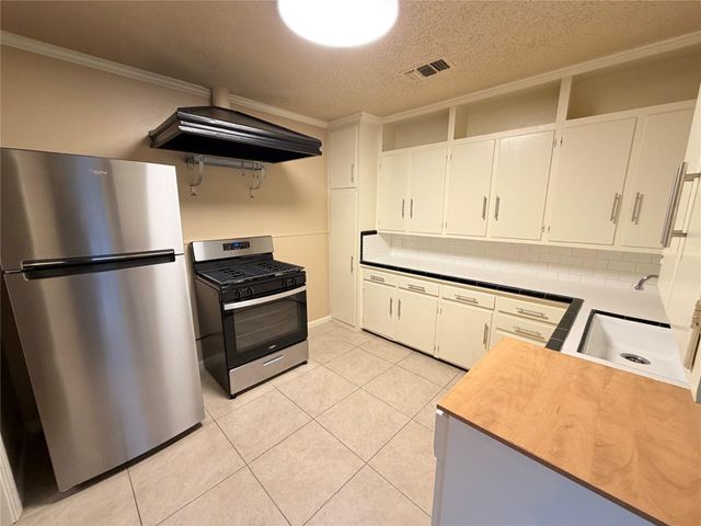 6520 Weslayan Street, Houston, TX 77005