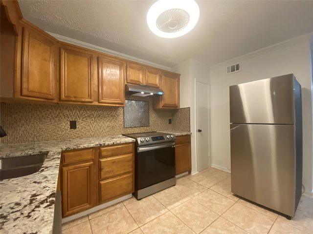 3420 Hidalgo Drive 301, Dallas, TX 75220