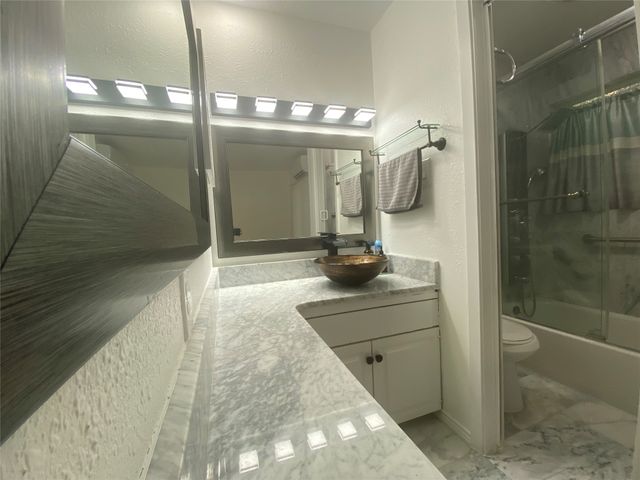 3420 Hidalgo Drive 301, Dallas, TX 75220