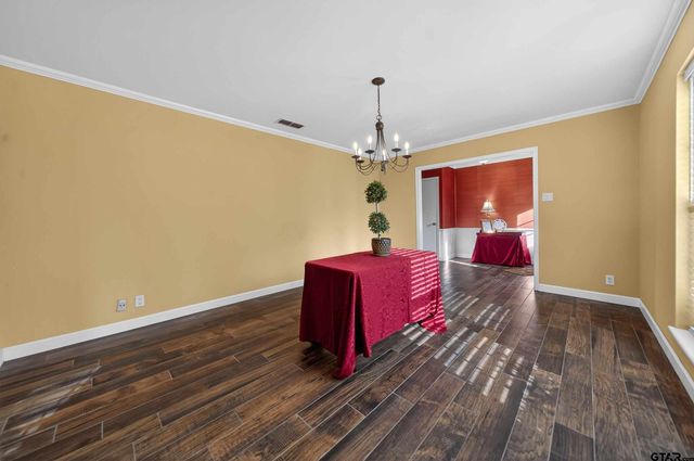 4411 Richmond Rd, Tyler, TX 75703