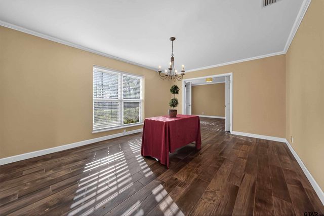 4411 Richmond Rd, Tyler, TX 75703