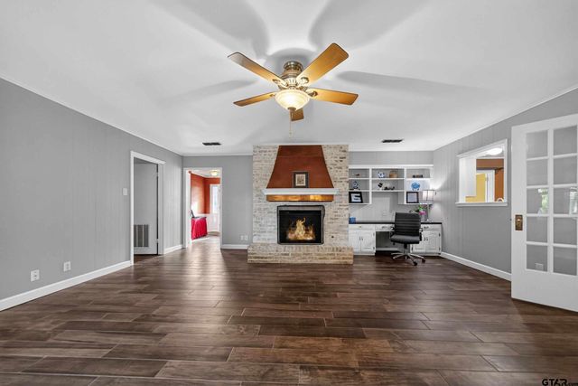 4411 Richmond Rd, Tyler, TX 75703