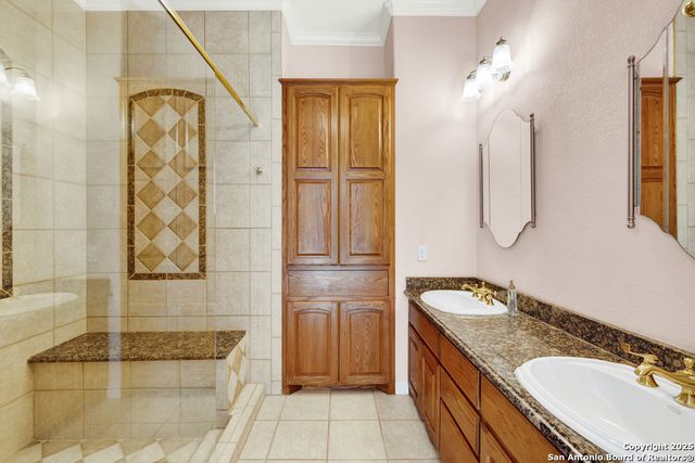 1925 Glenn, Canyon Lake, TX 78133