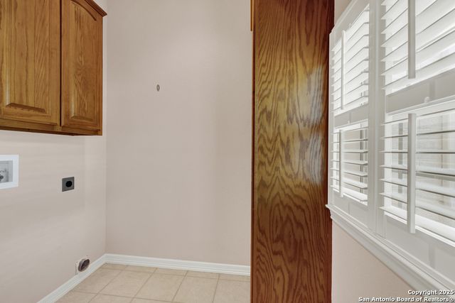 1925 Glenn, Canyon Lake, TX 78133