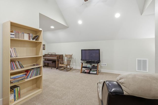 1901 Cattails Drive, Joplin, MO 64801