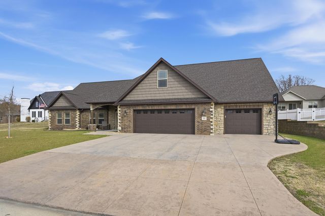 1901 Cattails Drive, Joplin, MO 64801
