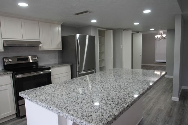 961 Mossvine Drive, Plano, TX 75023