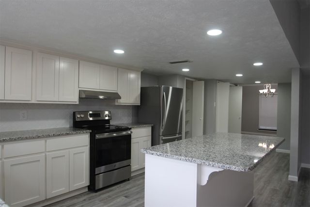 961 Mossvine Drive, Plano, TX 75023