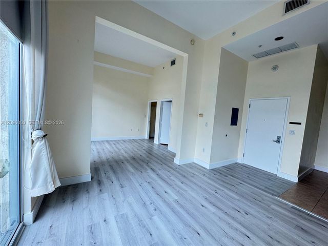 9055 SW 73rd Court 308, Miami, FL 33156