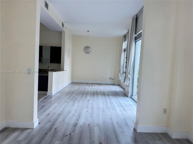 9055 SW 73rd Court 308, Miami, FL 33156