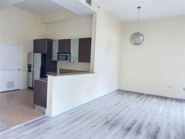 9055 SW 73rd Court 308, Miami, FL 33156