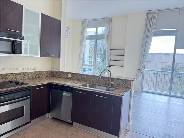 9055 SW 73rd Court 308, Miami, FL 33156