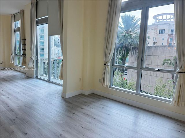 9055 SW 73rd Court 308, Miami, FL 33156