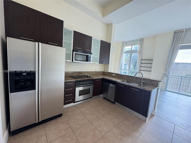 9055 SW 73rd Court 308, Miami, FL 33156