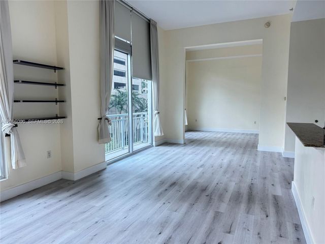 9055 SW 73rd Court 308, Miami, FL 33156