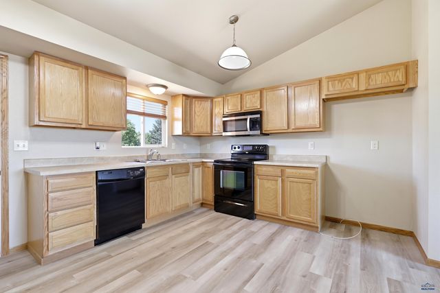 2657 LEOLA LN, Rapid City, SD 57703