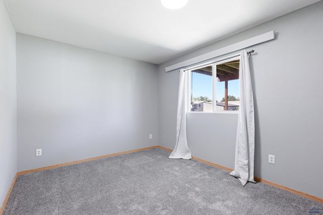2657 LEOLA LN, Rapid City, SD 57703