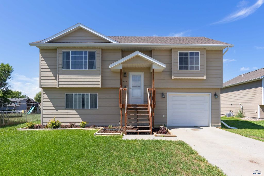 2657 LEOLA LN, Rapid City, SD 57703