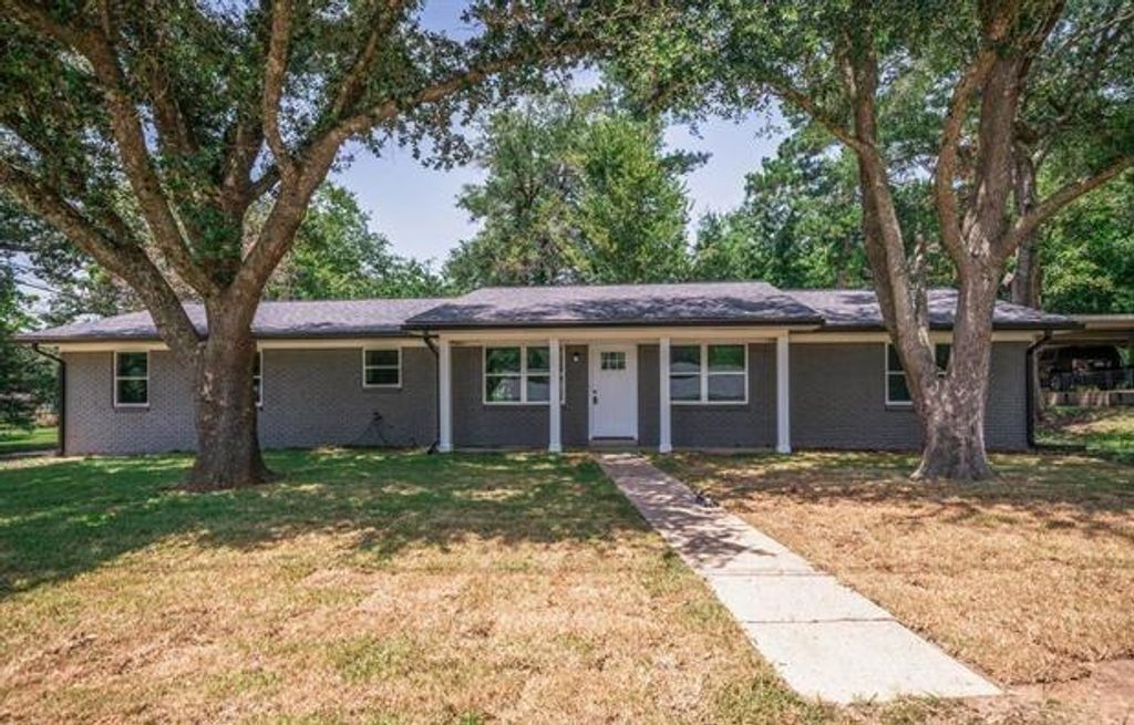 405 Pecan, White Oak, TX 75693
