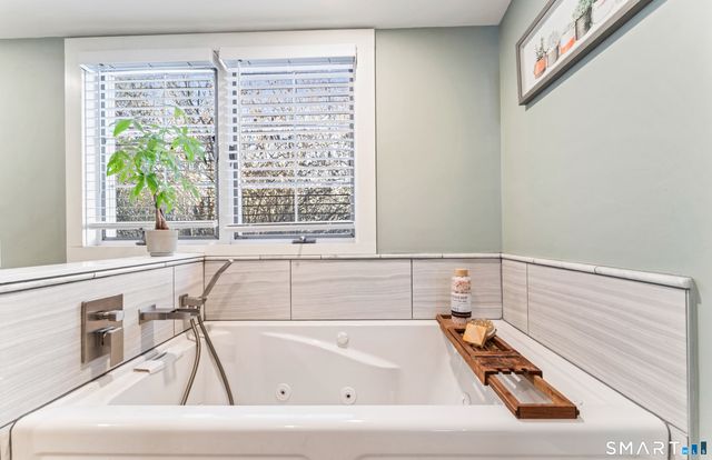 5 Hampton Road, New Fairfield, CT 06812