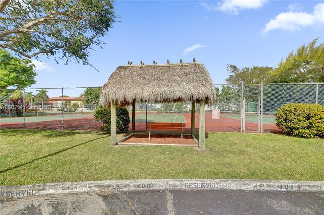 10854 Kendall Dr 221, Miami, FL 33176