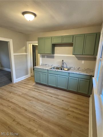 12709 Dove Avenue, Cleveland, OH 44105