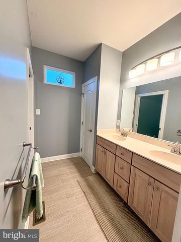 103 WATERVIEW CT, Swedesboro, NJ 08085