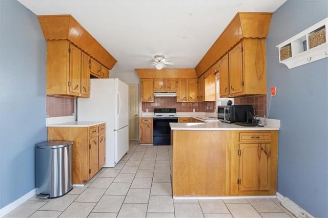 995 N Hurley Street, Peculiar, MO 64078