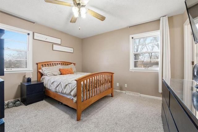 995 N Hurley Street, Peculiar, MO 64078