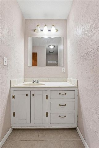 995 N Hurley Street, Peculiar, MO 64078