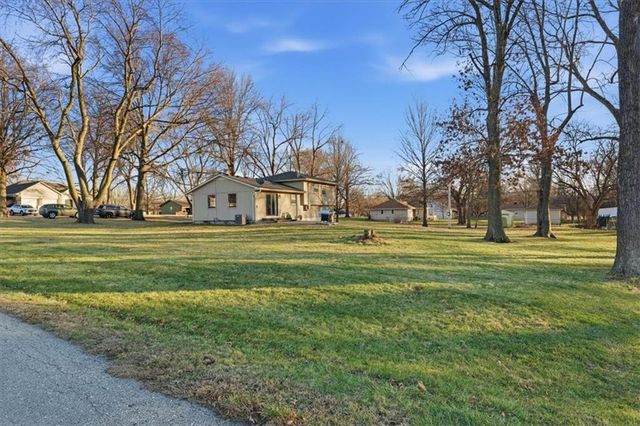 995 N Hurley Street, Peculiar, MO 64078