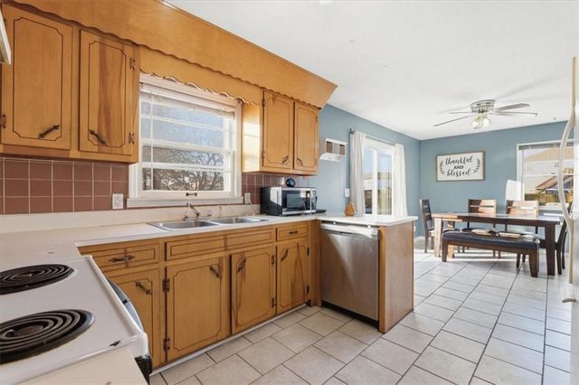 995 N Hurley Street, Peculiar, MO 64078