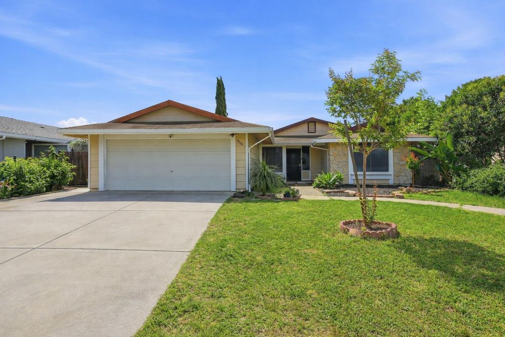 4170 Armadale Way, Sacramento, CA 95823