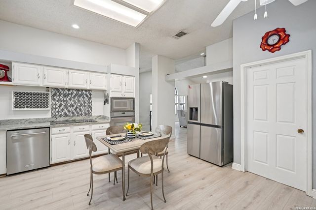 17011 Vista Village, San Antonio, TX 78247