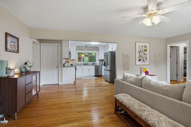 1514 5th Ave, W, Springfield, TN 37172
