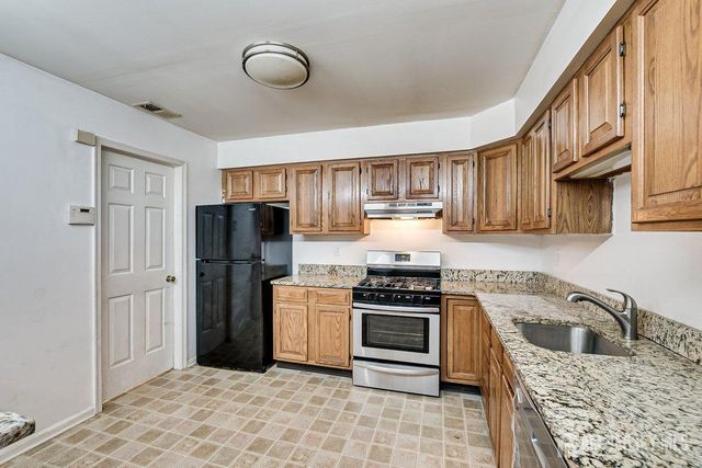 5001 Stonehedge Road, Edison, NJ 08820