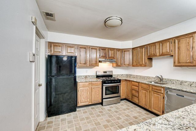 5001 Stonehedge Road, Edison, NJ 08820