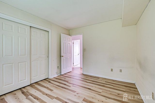 5001 Stonehedge Road, Edison, NJ 08820