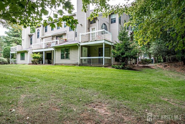 5001 Stonehedge Road, Edison, NJ 08820