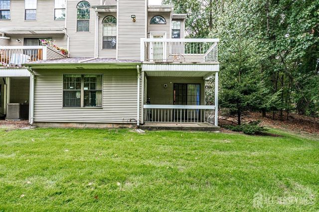 5001 Stonehedge Road, Edison, NJ 08820