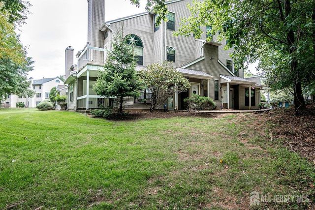 5001 Stonehedge Road, Edison, NJ 08820