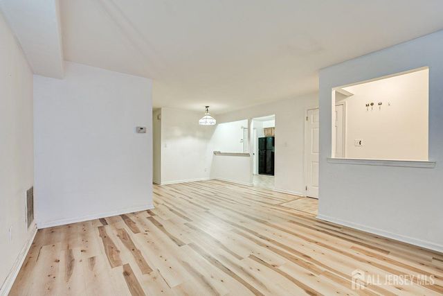 5001 Stonehedge Road, Edison, NJ 08820