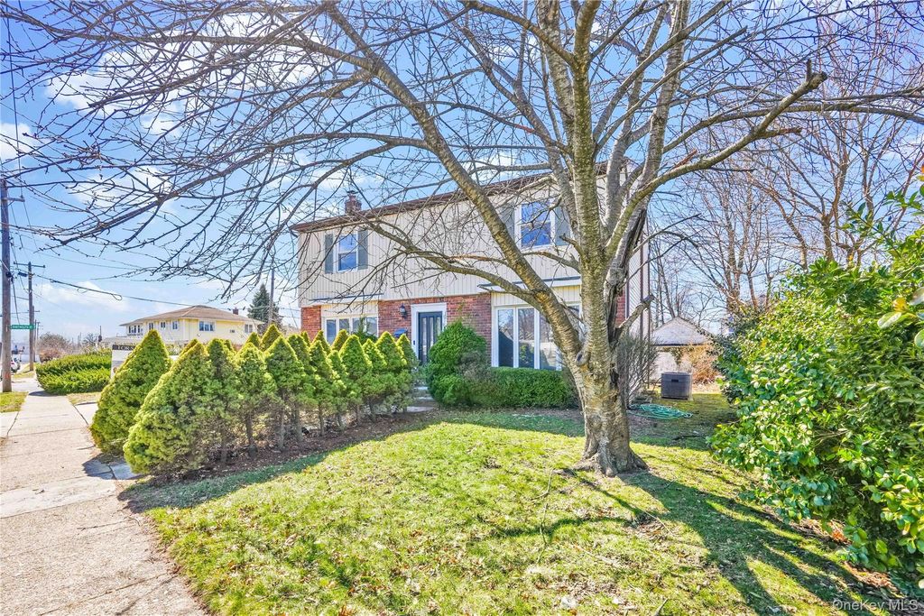 59 Boylston Street, Hempstead, NY 11550