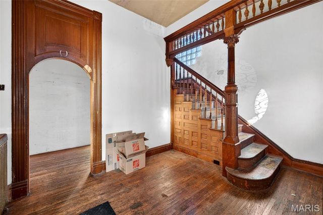 1827 S Compton Avenue, St Louis, MO 63104